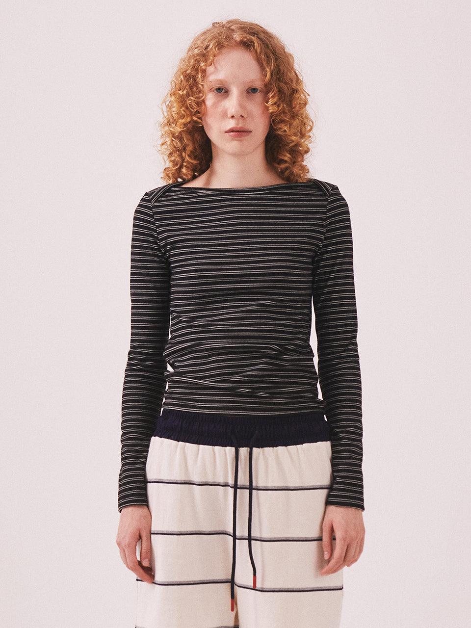 Brushed Striped Boatneck Long T Shirt_Black