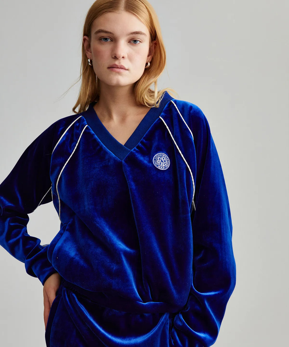 VELVET V-NECK TOP_NAVY