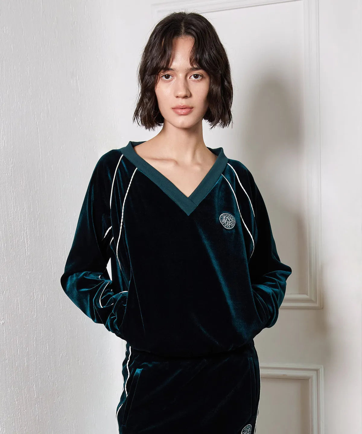 VELVET V-NECK TOP_GREEN