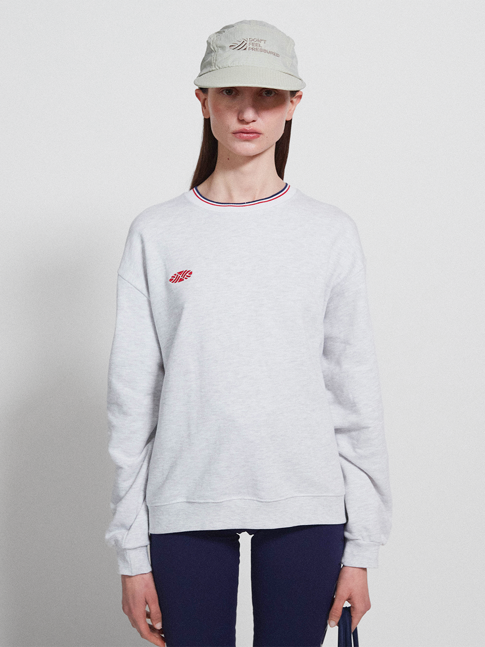 Track Volume Point Round Sweatshirt_Melange White