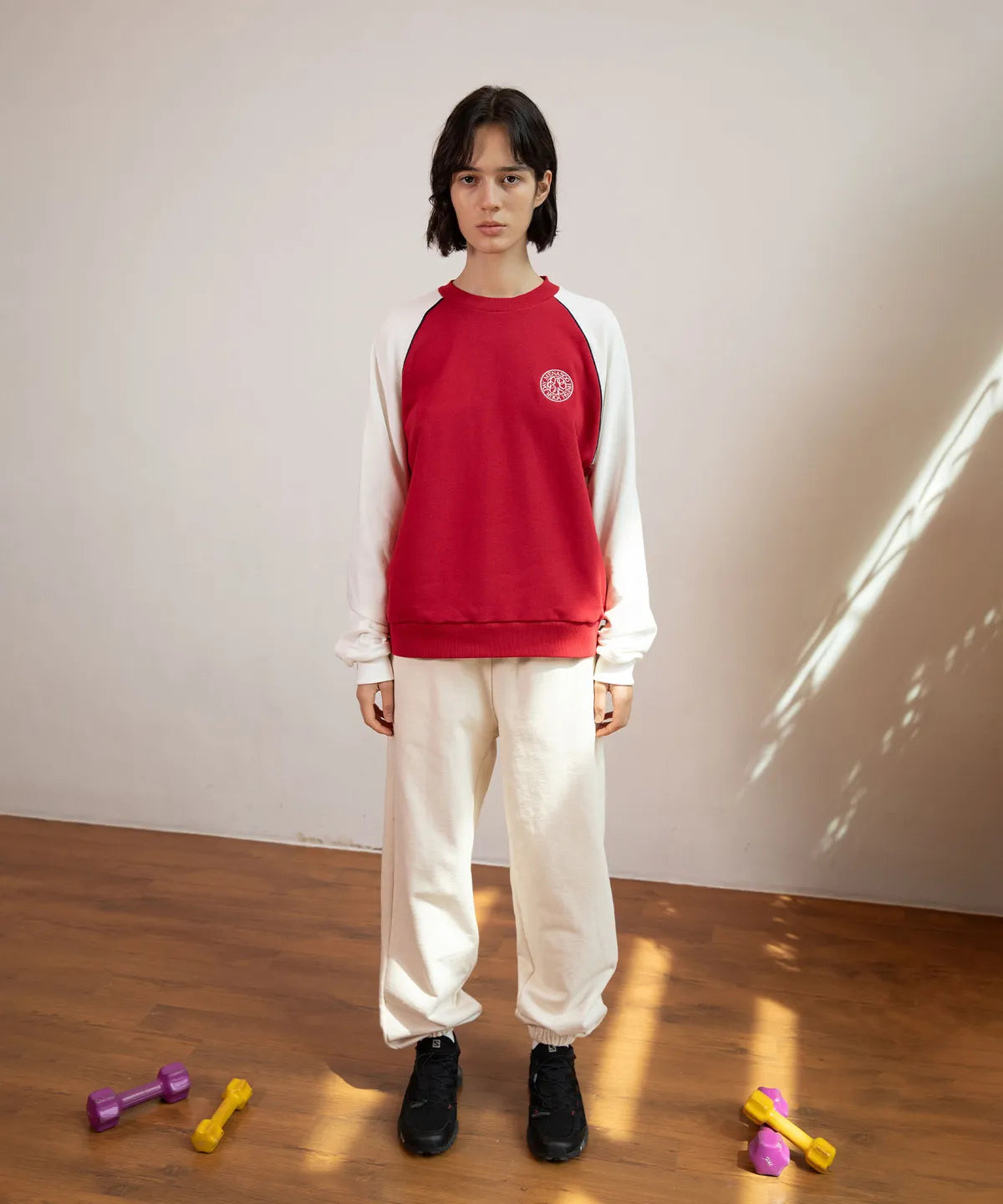 CIRCLE LETTERING REGLAN SWEATSHIRT_RED